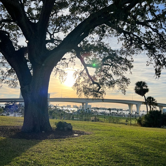 Hi Hello and Style a complete look with me! - Picture 10 of 16